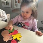 Zajęcia dydaktyczne na temat zwierząt przygotowującym się do zimy.