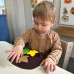 Zajęcia dydaktyczne na temat zwierząt przygotowującym się do zimy.