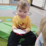 Zajęcia dydaktyczne pt. Przyszła do nas choinka zielona