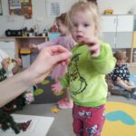 Zajęcia dydaktyczne pt. Przyszła do nas choinka zielona