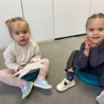 Zajęcia dydaktyczne na temat zabaw na śniegu.