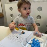 Zajęcia dydaktyczne na temat zabaw na śniegu.