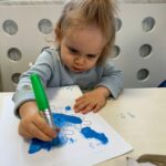 Zajęcia dydaktyczne na temat zabaw na śniegu.