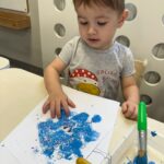 Zajęcia dydaktyczne na temat zabaw na śniegu.