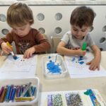 Zajęcia dydaktyczne na temat zabaw na śniegu.