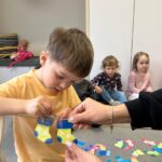 Zajęcia dydaktyczne na temat prac porządkowych.